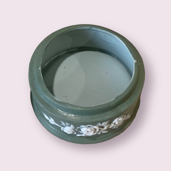 Vintage German Jasperware Jewelry Trinket Box Powder Box Cameo Motif Sage Green - Picture 7 of 14